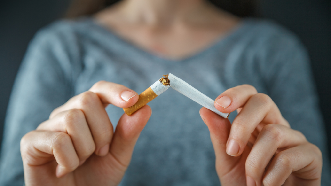 Waarom het altijd voelt als een slecht moment om te stoppen met roken of vapen